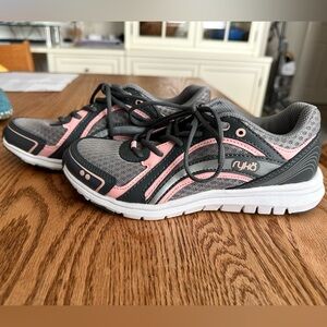 NEW Women’s Ryka Lightweight Running/Walking Show - 5.5 - Never worn.